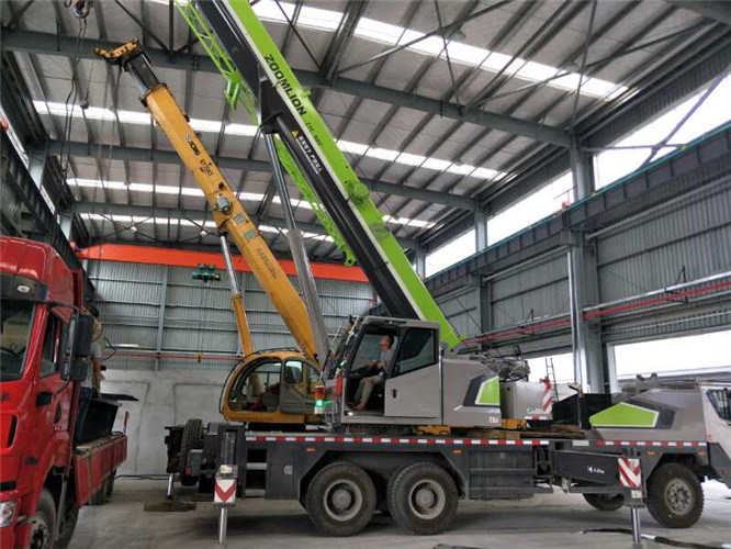 弓长岭区高空车出租需要注意哪些安全事项？