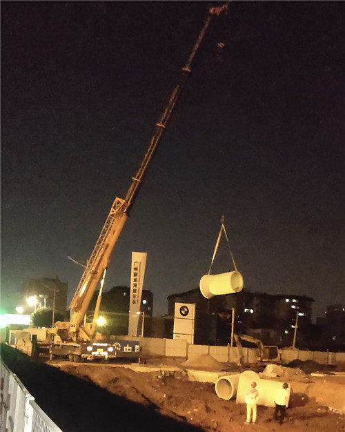 弓长岭区“弯臂矫正”—— 吊车的 “形变补偿” 技术